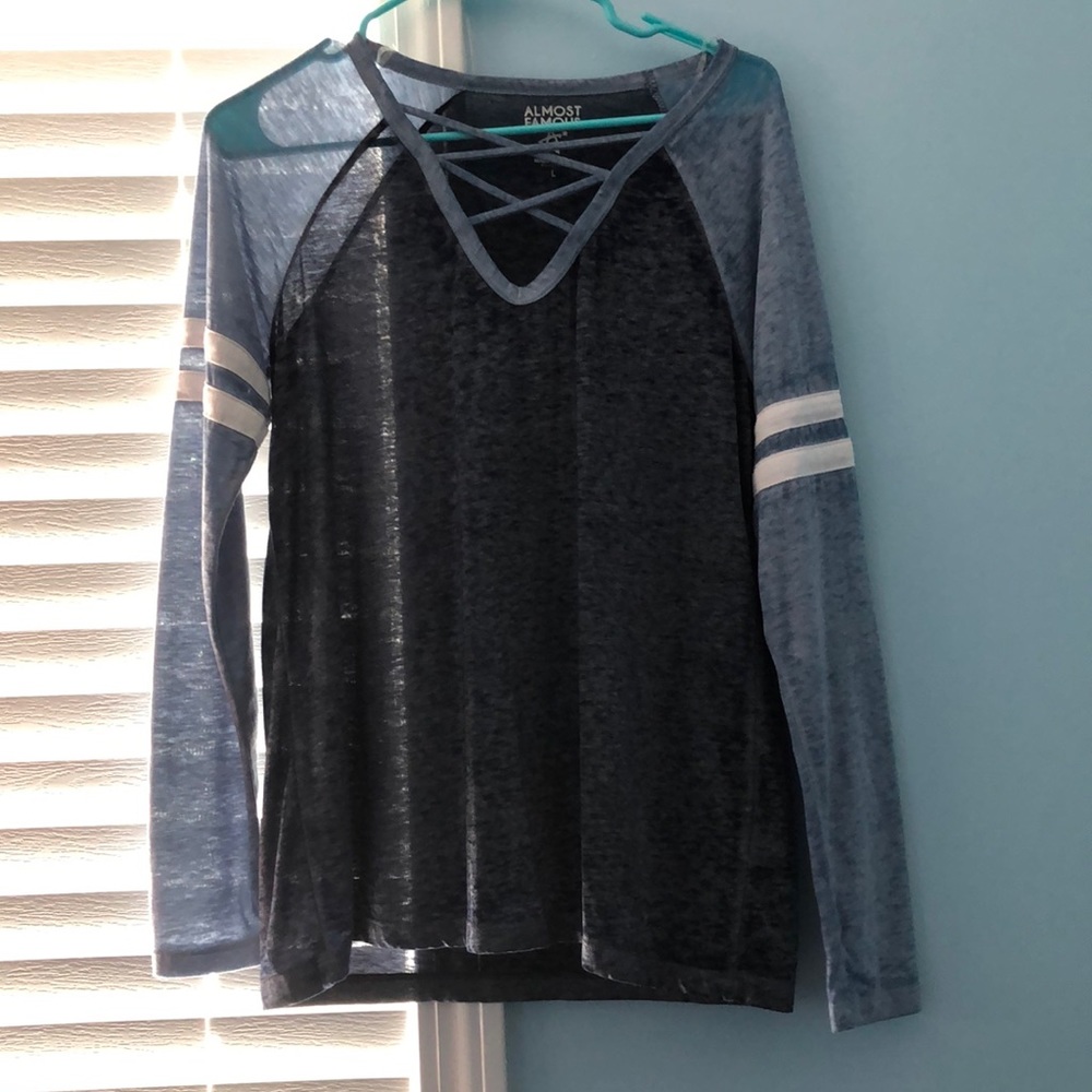 long sleeve t shirt.
